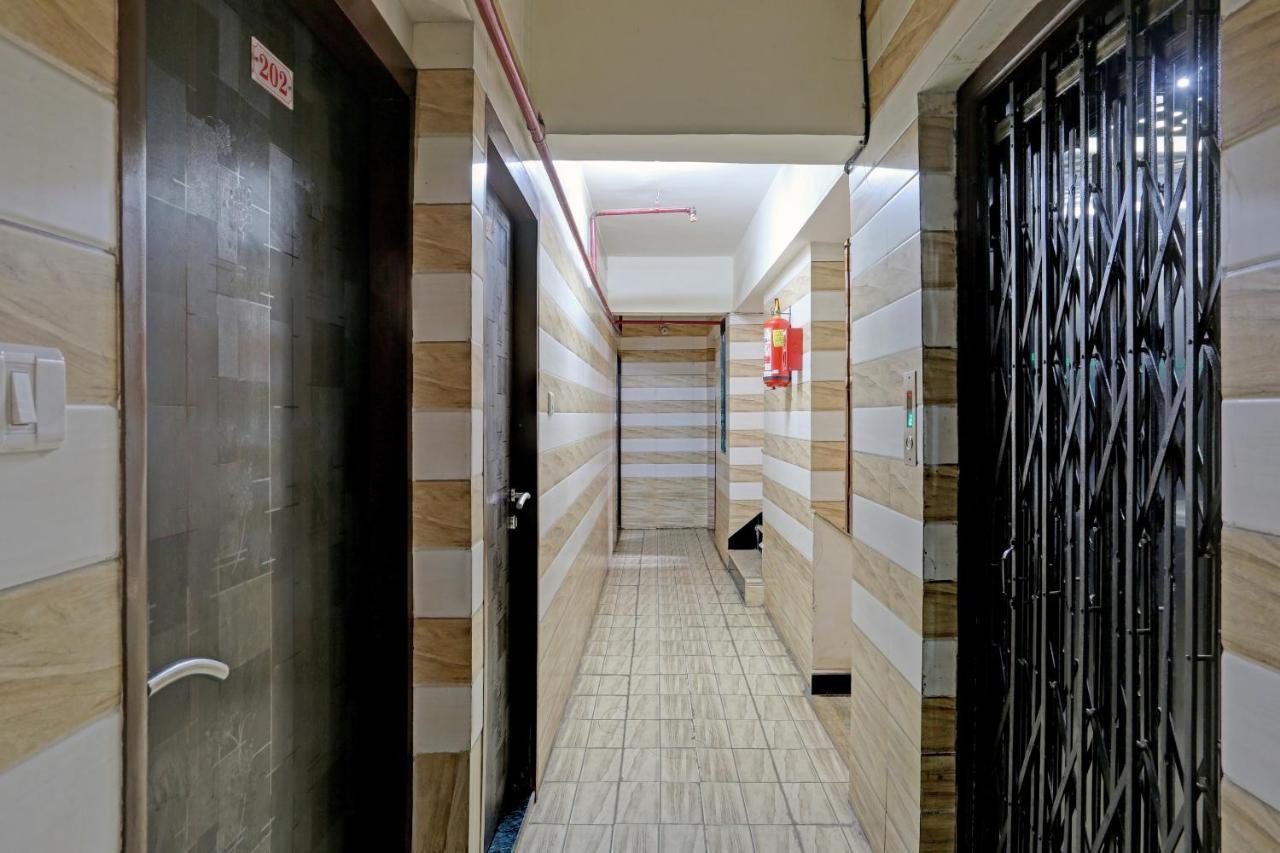 Capital O 79386 Hotel Emirates Bombay Exterior foto