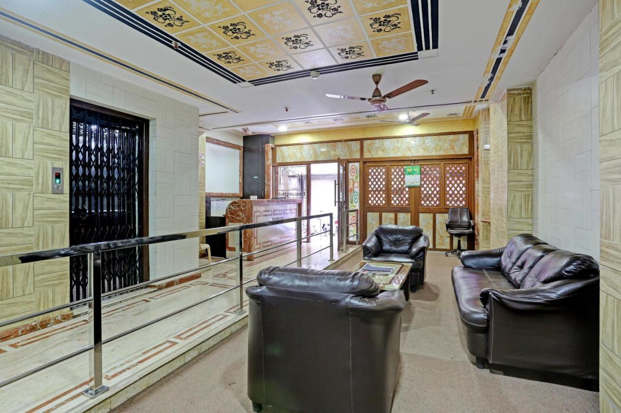 Capital O 79386 Hotel Emirates Bombay Exterior foto