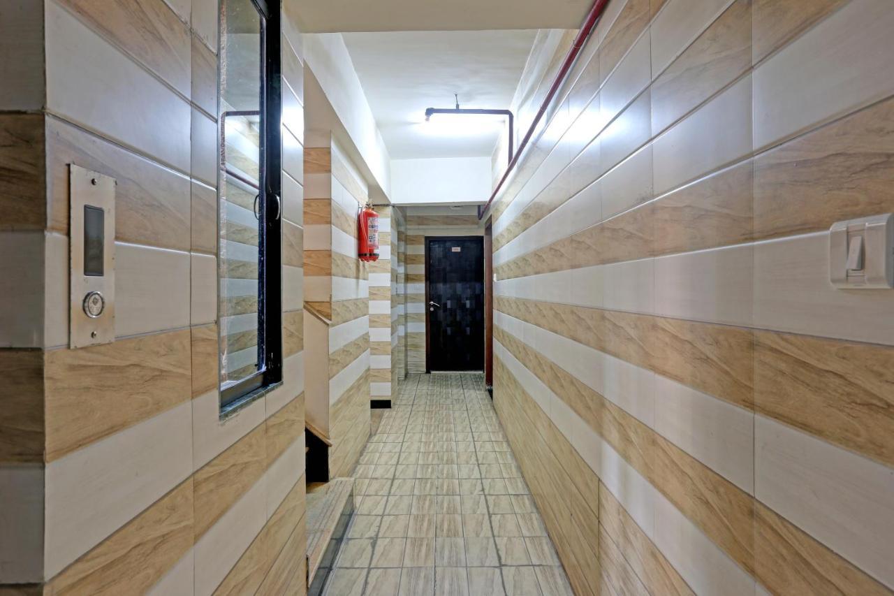 Capital O 79386 Hotel Emirates Bombay Exterior foto